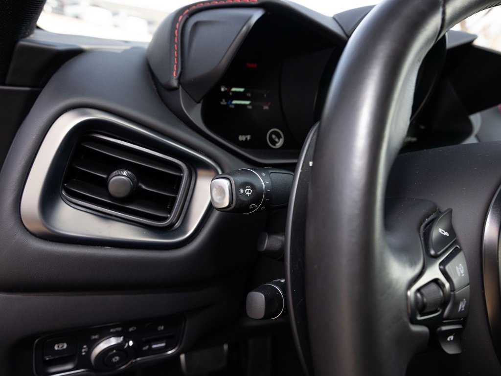 Used 2023 Aston Martin V8 Vantage Coupe image 37