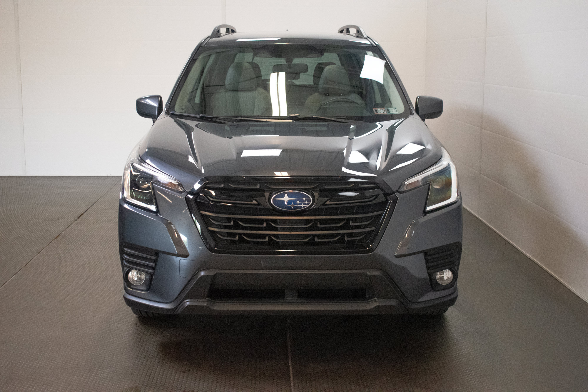 Used 2022 Subaru Forester Premium AWD/4WD image 2