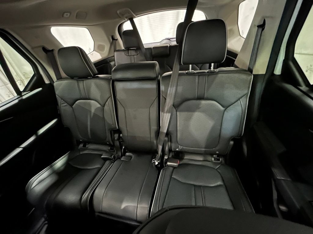 Used 2025 Honda Pilot Elite image 27