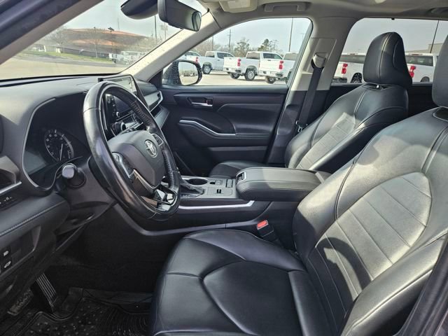 Used 2021 Toyota Highlander XLE image 9