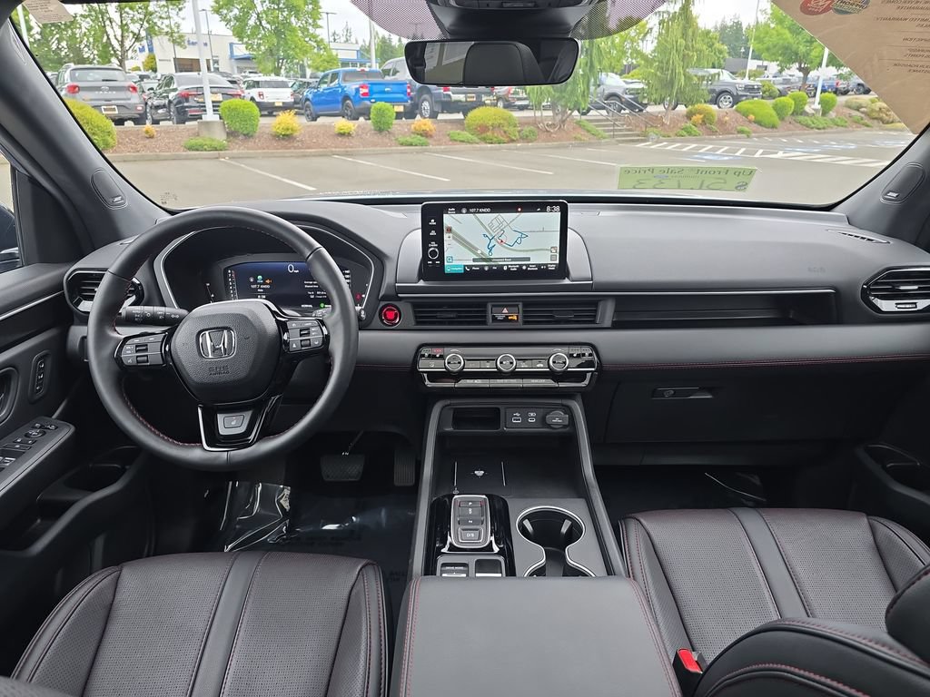 Used 2025 Honda Pilot Black Edition image 6
