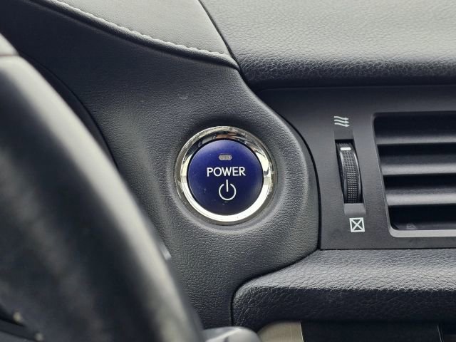 Used 2015 Lexus CT 200h image 25