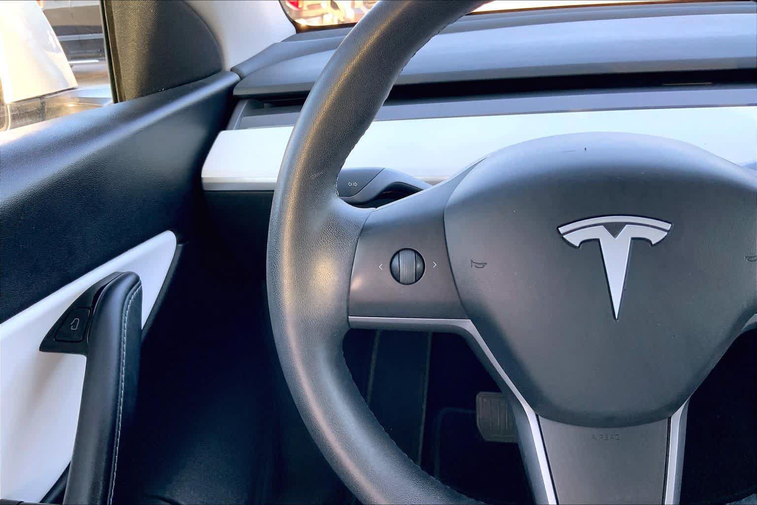 Used 2020 Tesla Model Y Long Range AWD/4WD image 23
