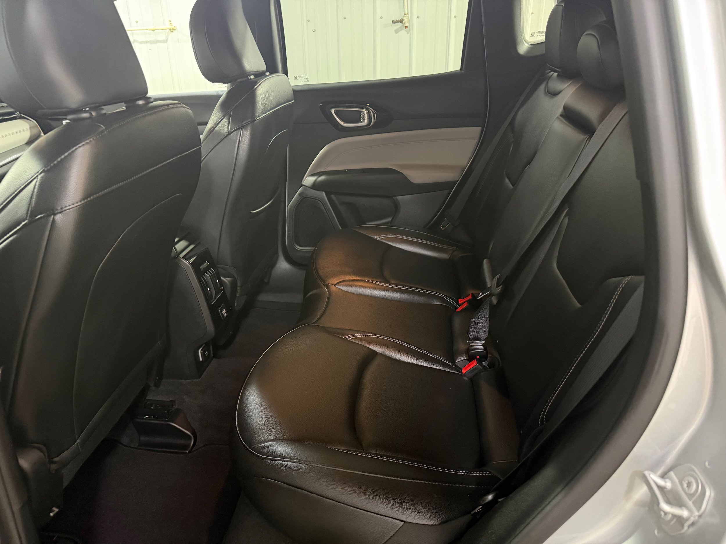 Used 2025 Jeep Compass Limited AWD/4WD image 14
