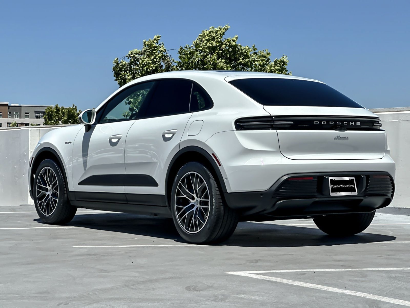 New 2026 Porsche Macan Electric RWD image 4