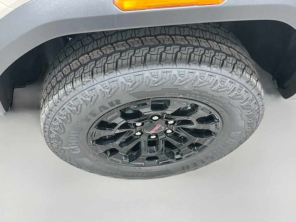 New 2026 GMC Canyon Elevation RWD image 32