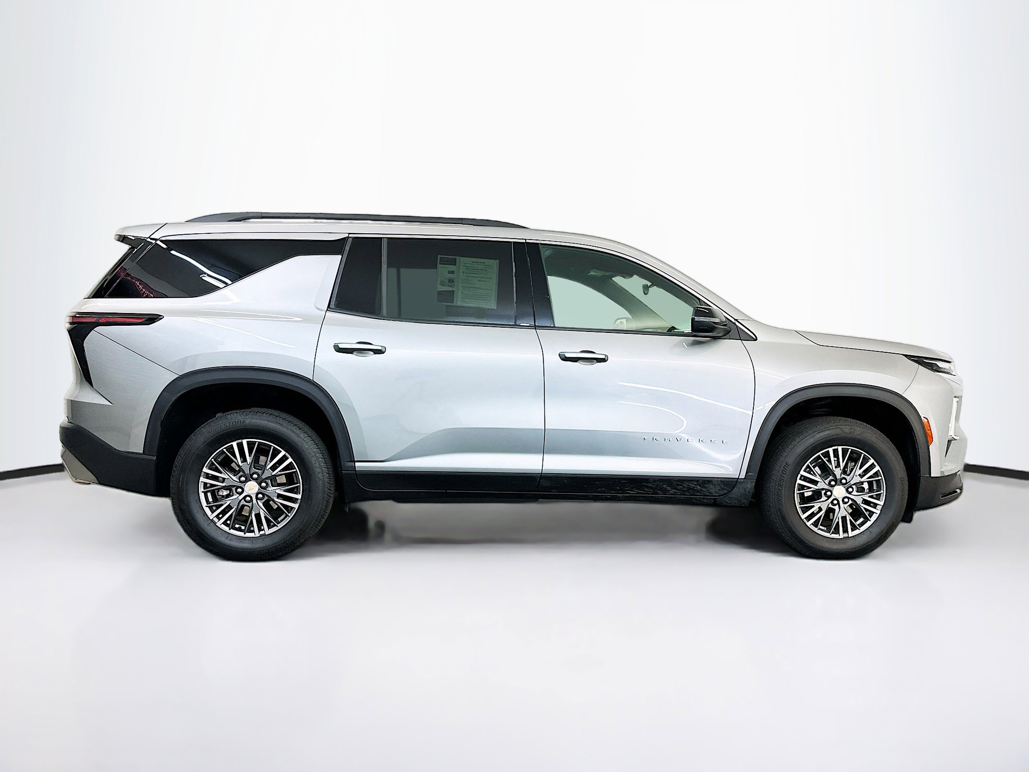 Used 2025 Chevrolet Traverse LT AWD/4WD image 10