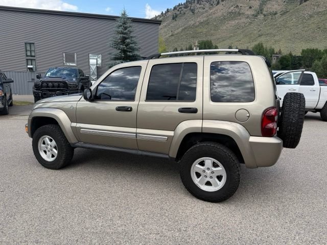 Used 2006 Jeep Liberty Limited w/ Trailer Tow Group AWD/4WD image 14