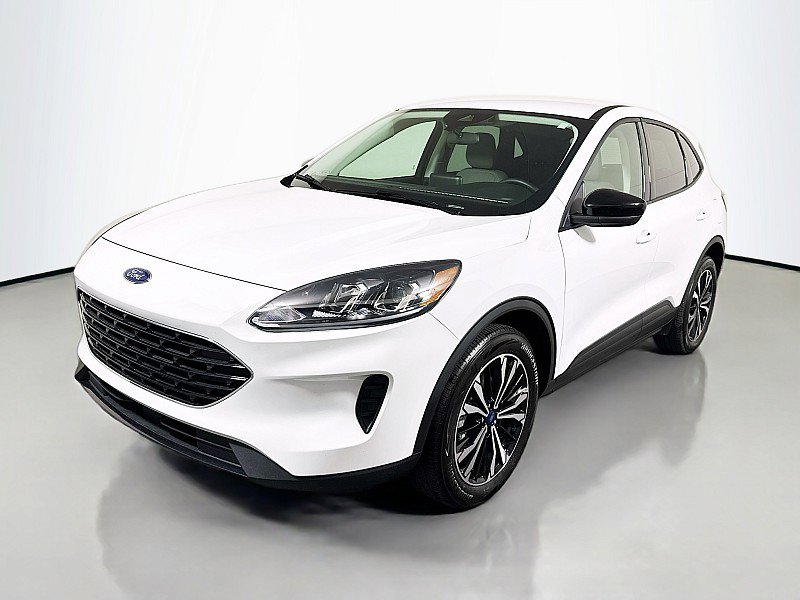 Used 2022 Ford Escape SE w/ SE Sport Appearance Package AWD/4WD image 3