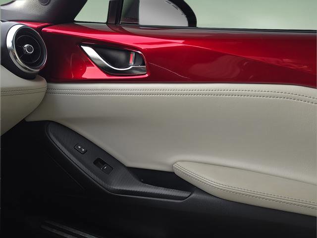 Used 2021 MAZDA MX-5 Miata RF Grand Touring image 26