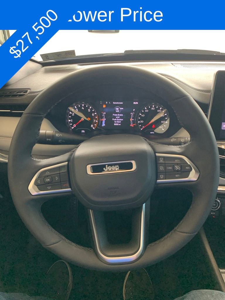 Used 2023 Jeep Compass Limited AWD/4WD image 3
