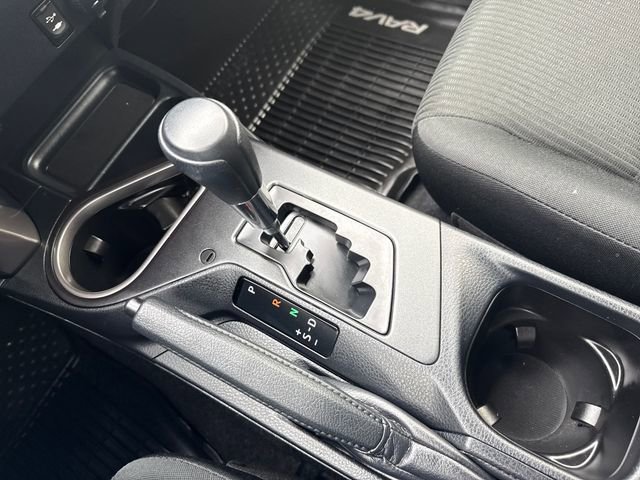 Used 2018 Toyota RAV4 LE w/ All Weather Liner Package AWD/4WD image 24