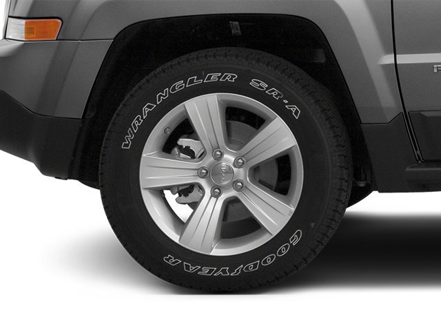 Used 2014 Jeep Patriot Limited w/ Sun/Sound Group FWD image 13