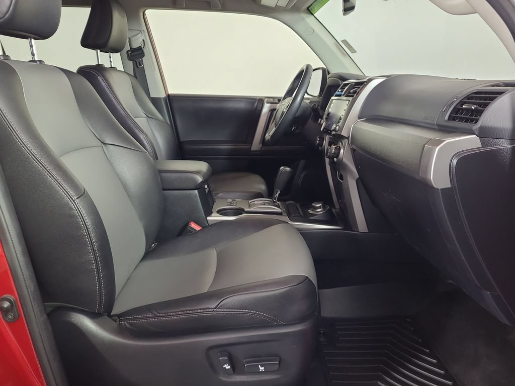 Used 2022 Toyota 4Runner SR5 Premium AWD/4WD image 21