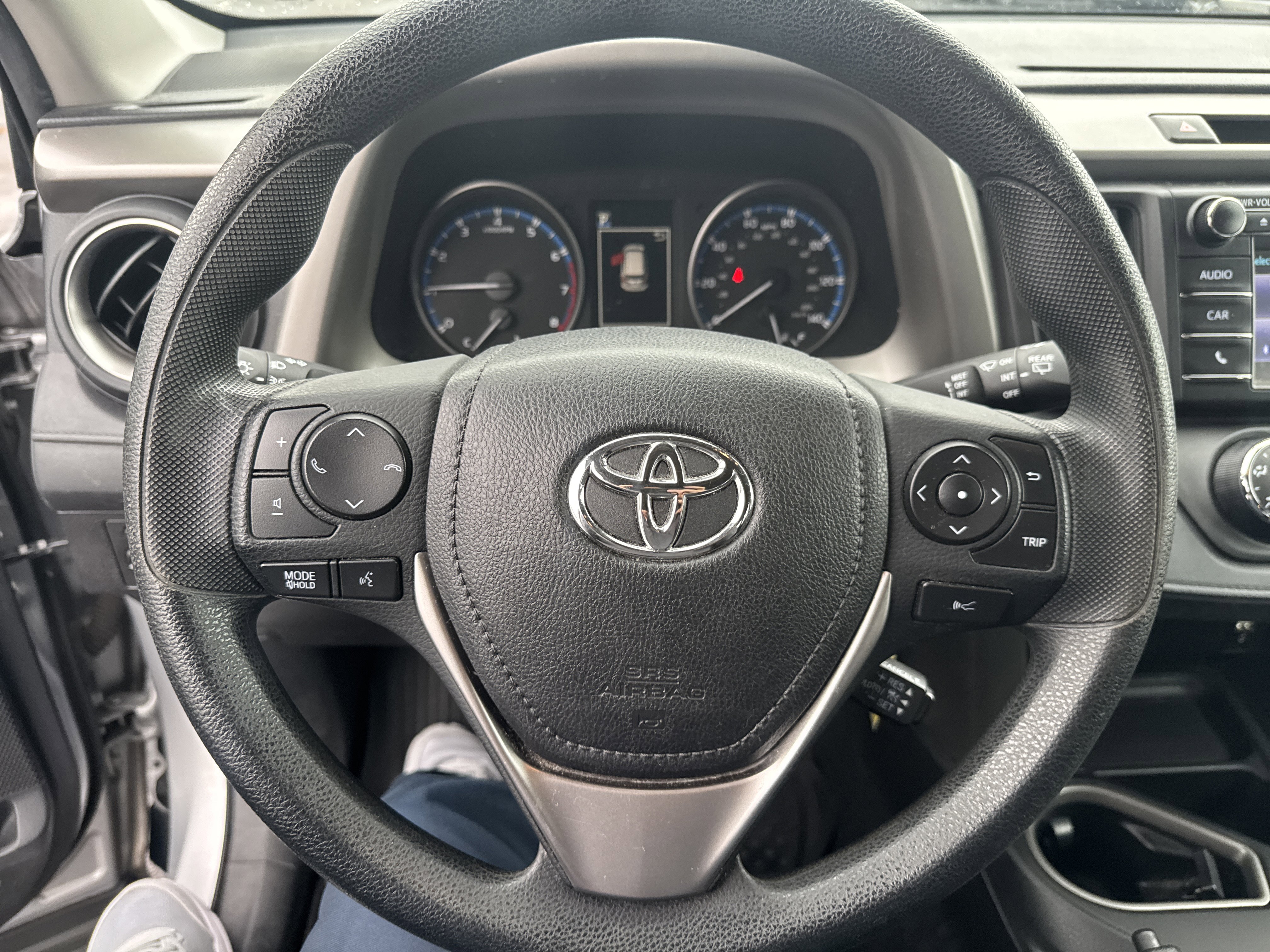 Used 2017 Toyota RAV4 LE image 17