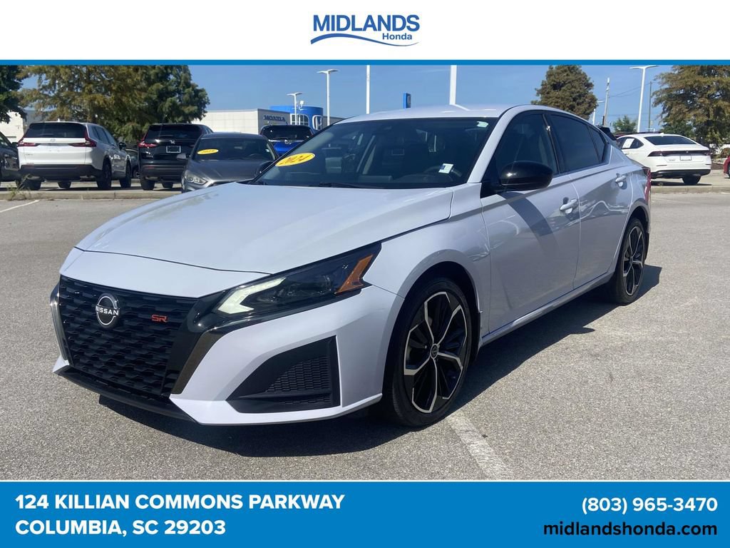 Used 2024 Nissan Altima 2.5 SR AWD/4WD image 3