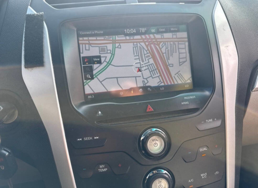 Used 2015 Ford Explorer XLT w/ Equipment Group 202B image 17