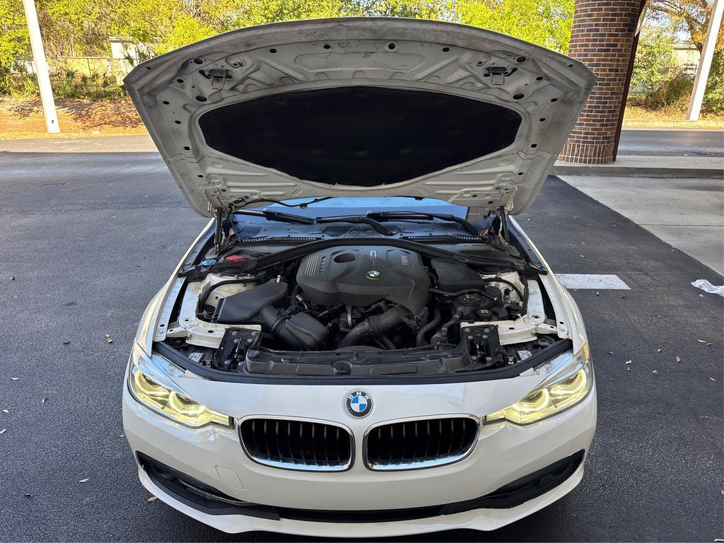 Used 2018 BMW 330i Sedan RWD image 11