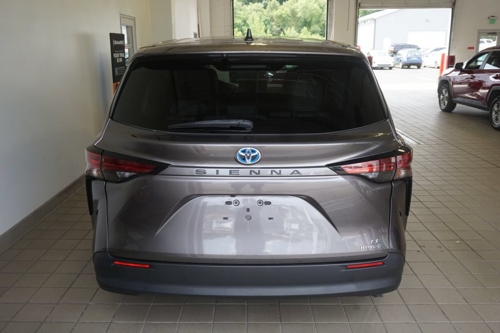 Certified 2021 Toyota Sienna LE FWD image 15