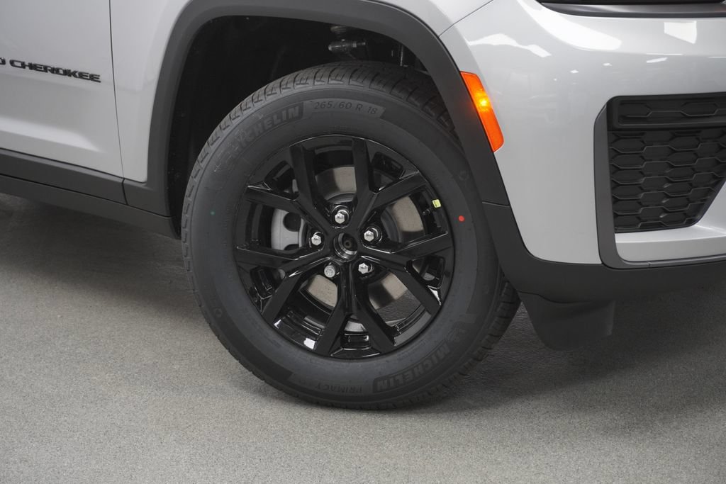 New 2026 Jeep Grand Cherokee Altitude AWD/4WD image 4
