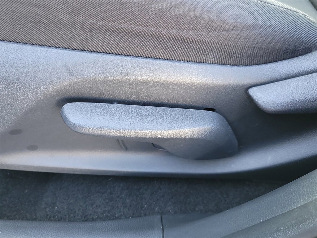 Used 2019 Toyota RAV4 XLE image 25