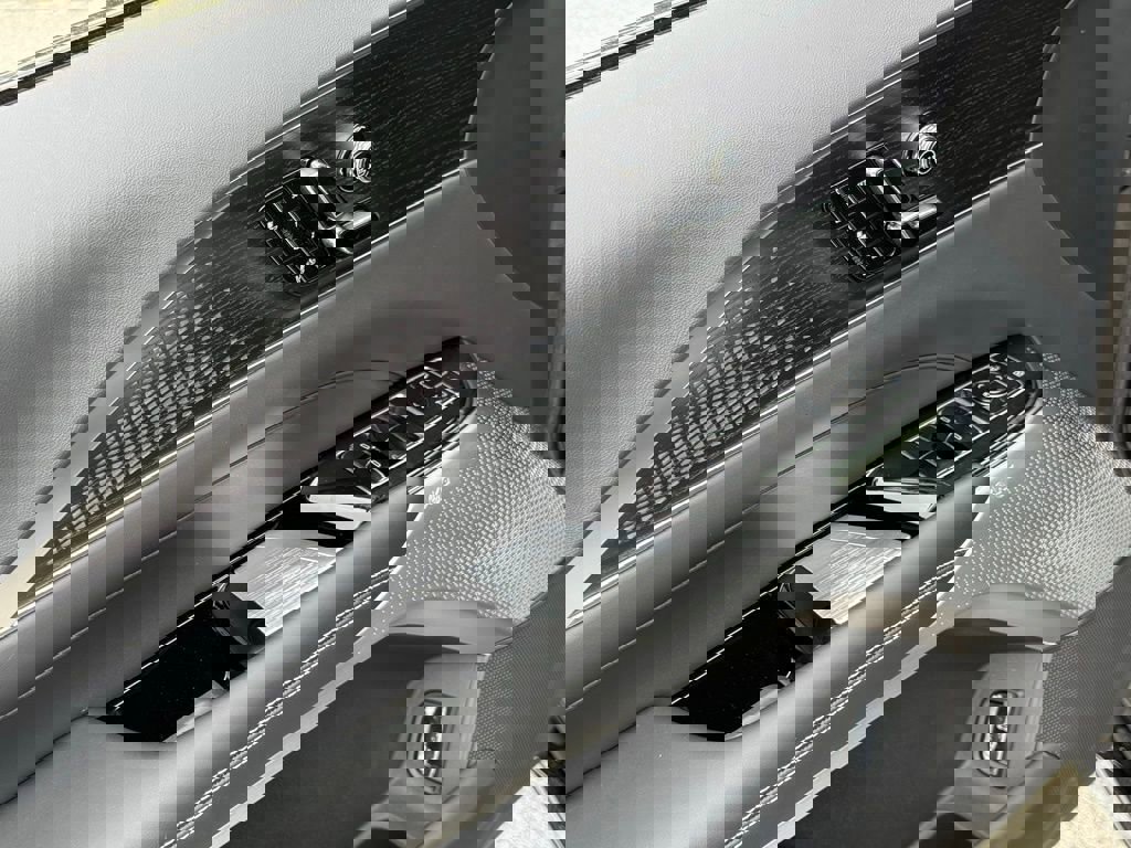 New 2026 Cadillac Lyriq V w/ Exterior Carbon Fiber Package image 18