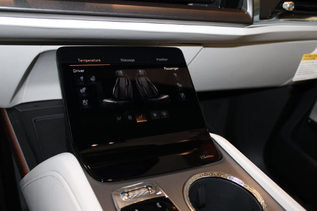 New 2027 Cadillac Vistiq Luxury AWD/4WD image 21