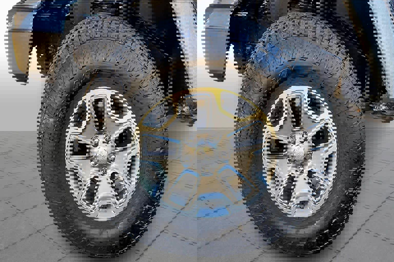 Used 2016 Jeep Wrangler Unlimited Rubicon w/ Connectivity Group image 9