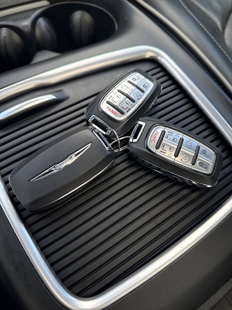 Used 2020 Chrysler Pacifica Limited w/ Advanced Safetytec Group image 32