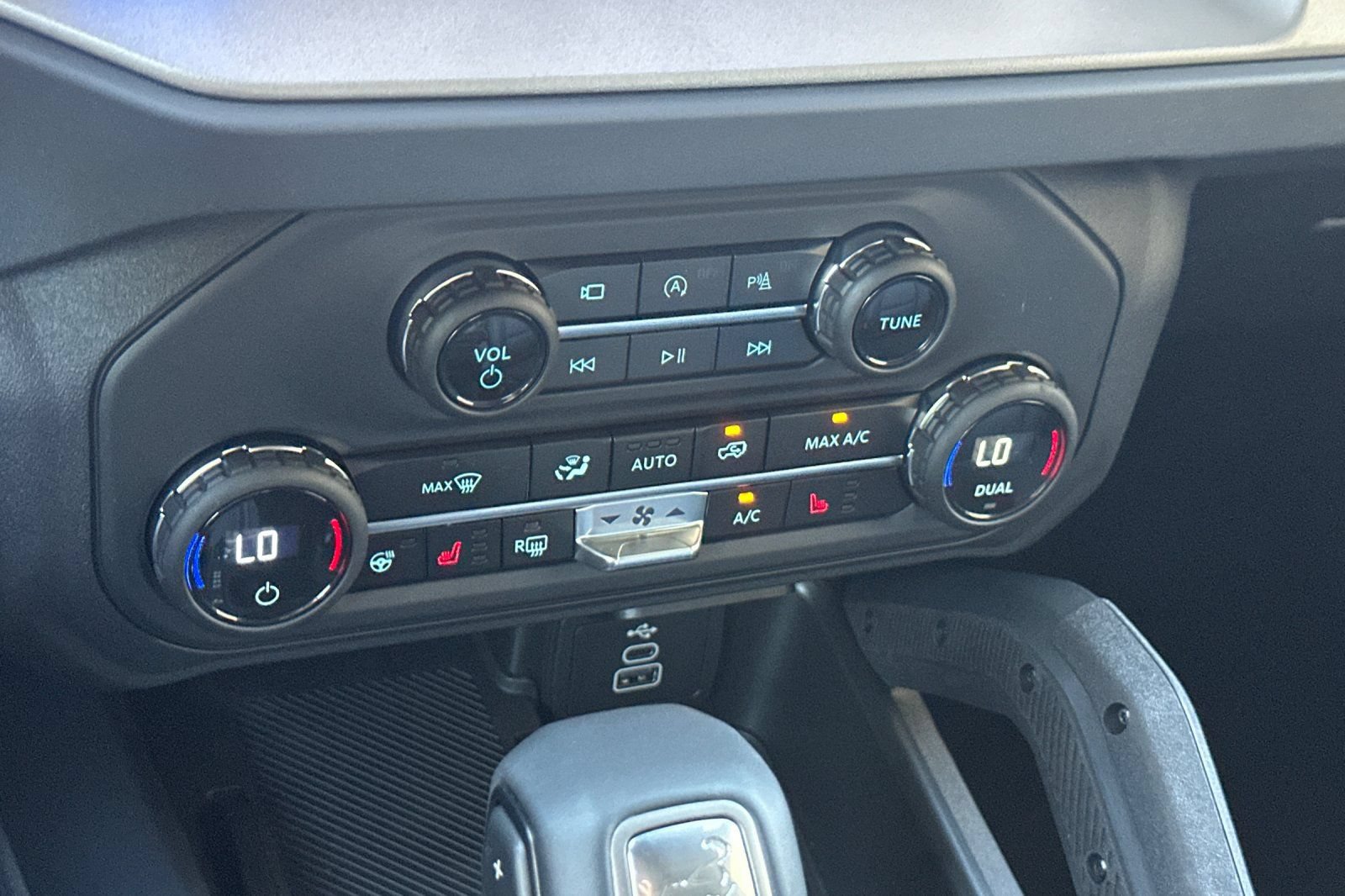 New 2026 Ford Bronco Outer Banks w/ Sasquatch Package AWD/4WD image 21