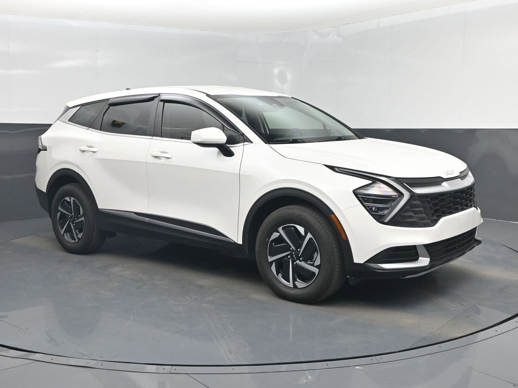 Certified 2024 Kia Sportage LX image 1
