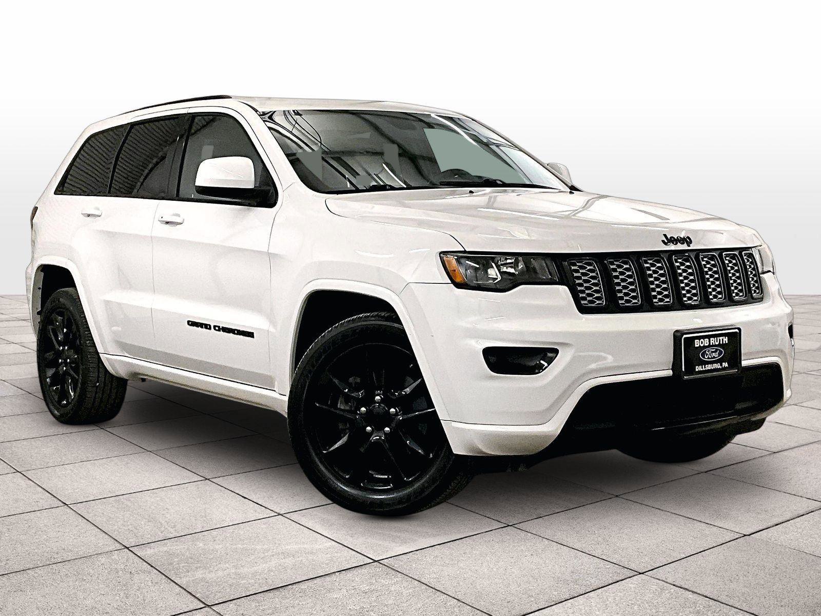 Used 2021 Jeep Grand Cherokee Laredo X image 2