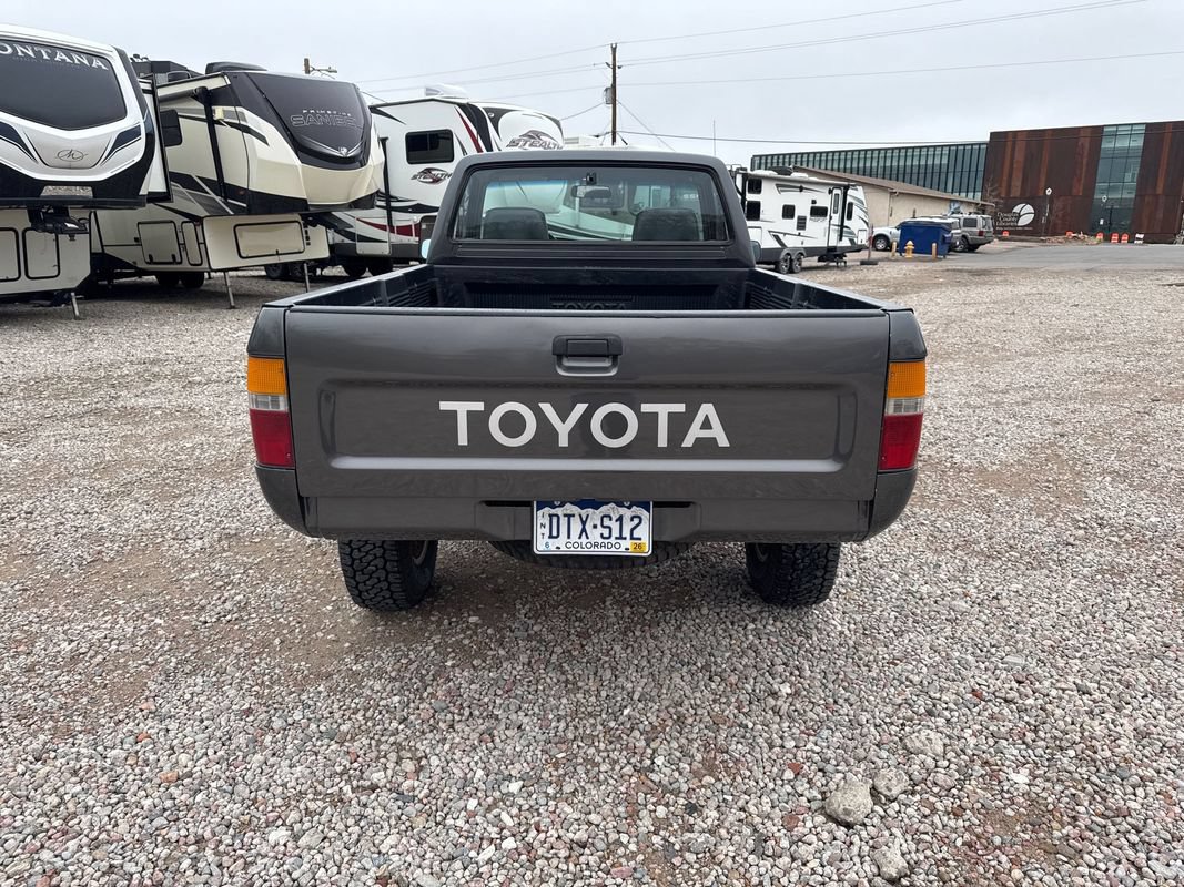 Used 1989 Toyota Pickup Deluxe AWD/4WD image 4