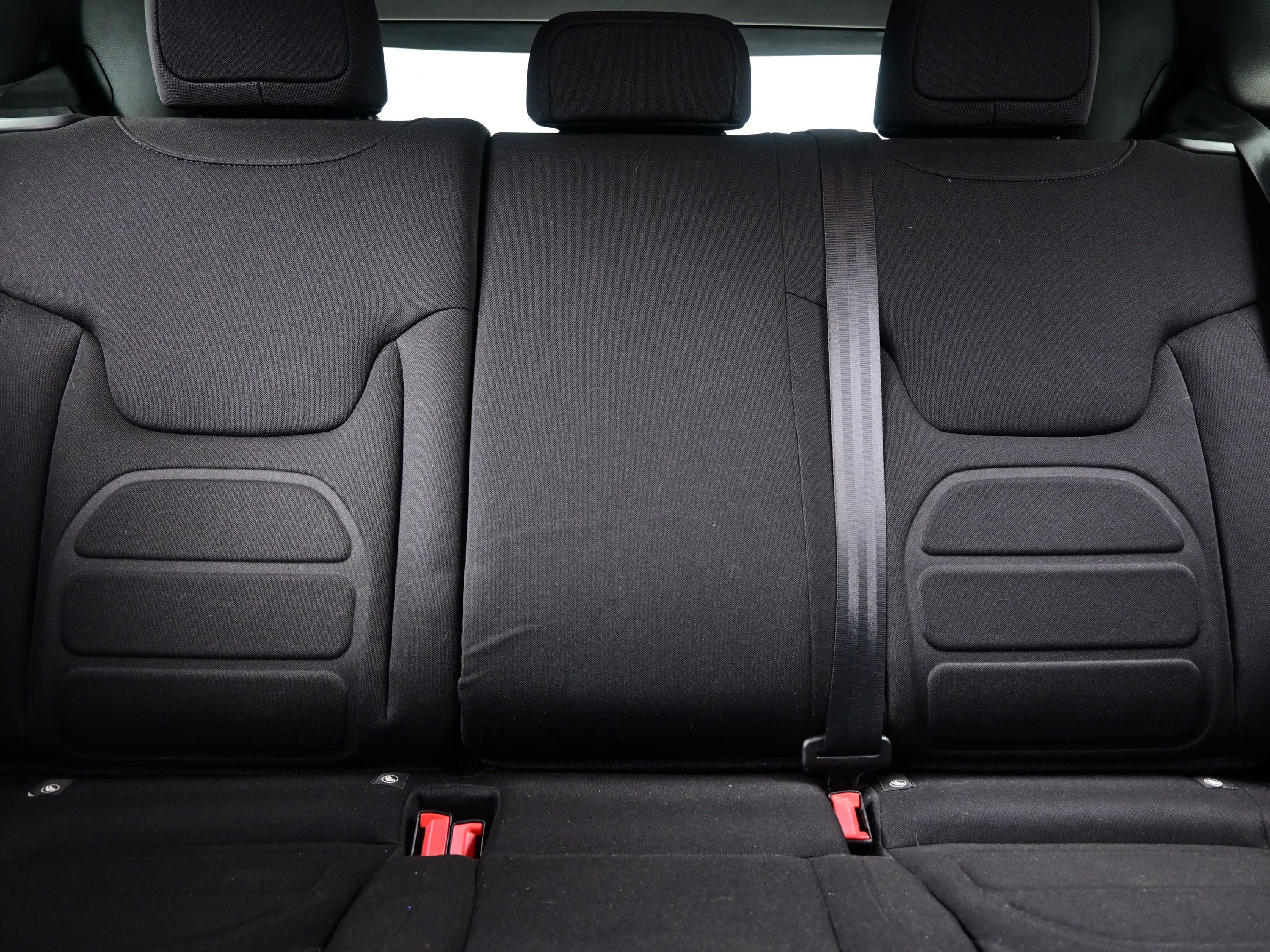 Used 2018 Jeep Renegade Latitude w/ Cold Weather Group image 14