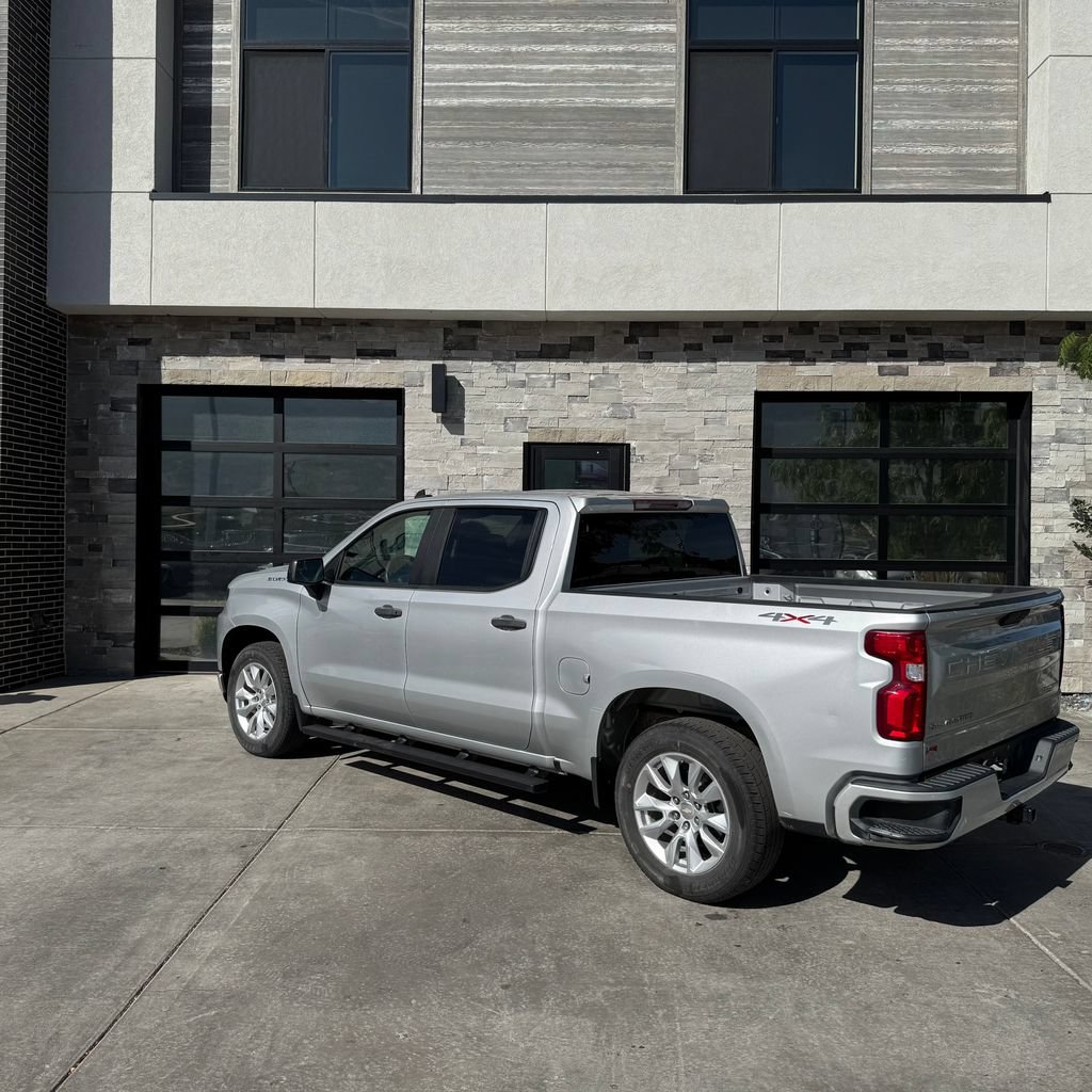 Used 2019 Chevrolet Silverado 1500 Custom w/ Custom Value Package AWD/4WD image 5