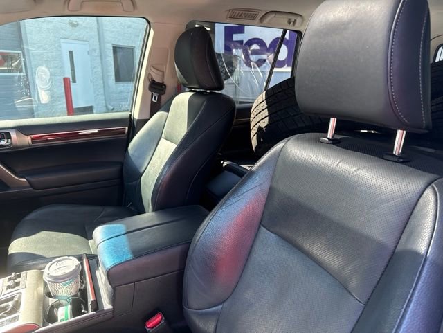 Used 2017 Lexus GX 460 Premium w/ Premium Package AWD/4WD image 3