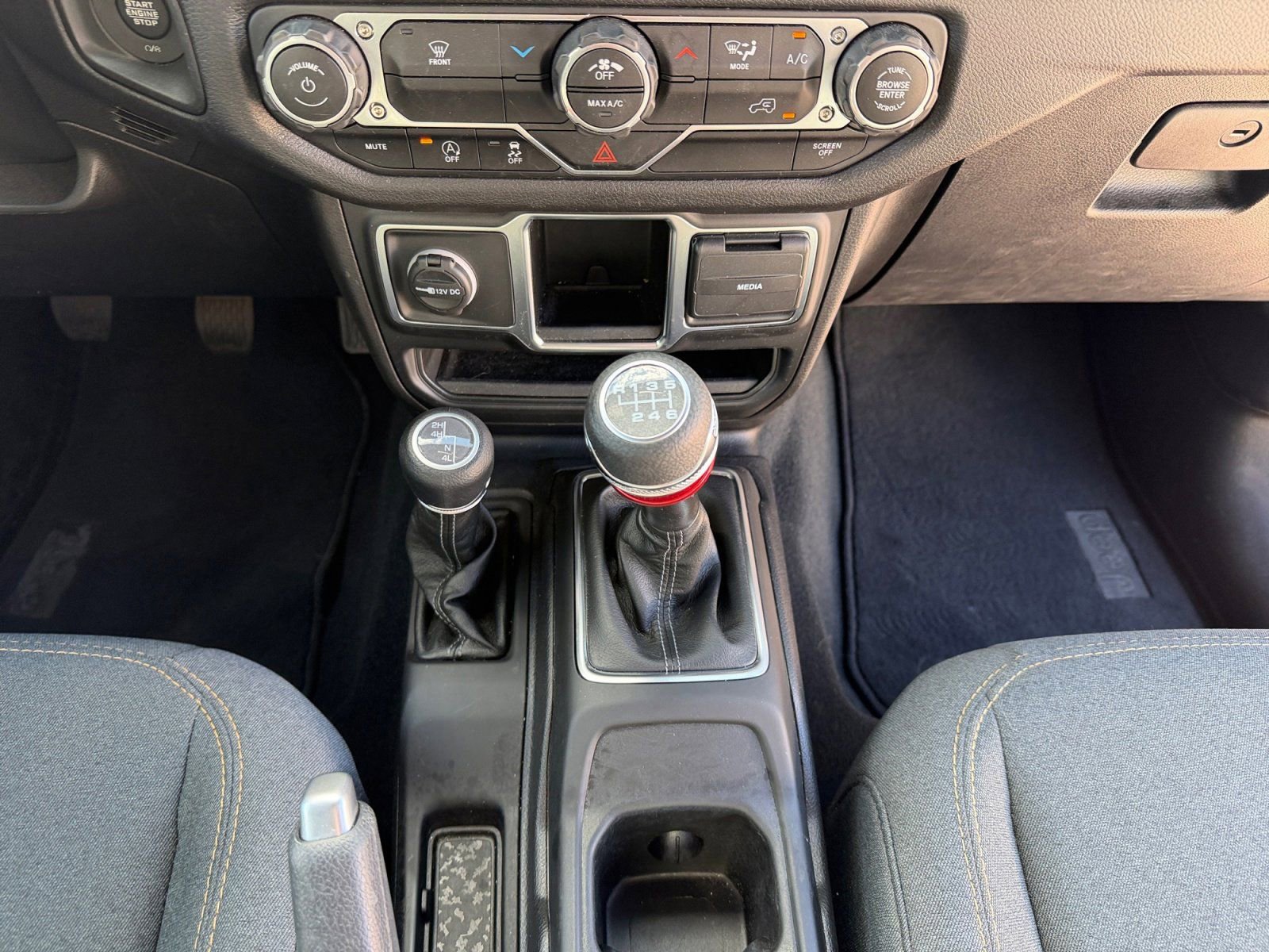 Used 2024 Jeep Wrangler Sport image 11