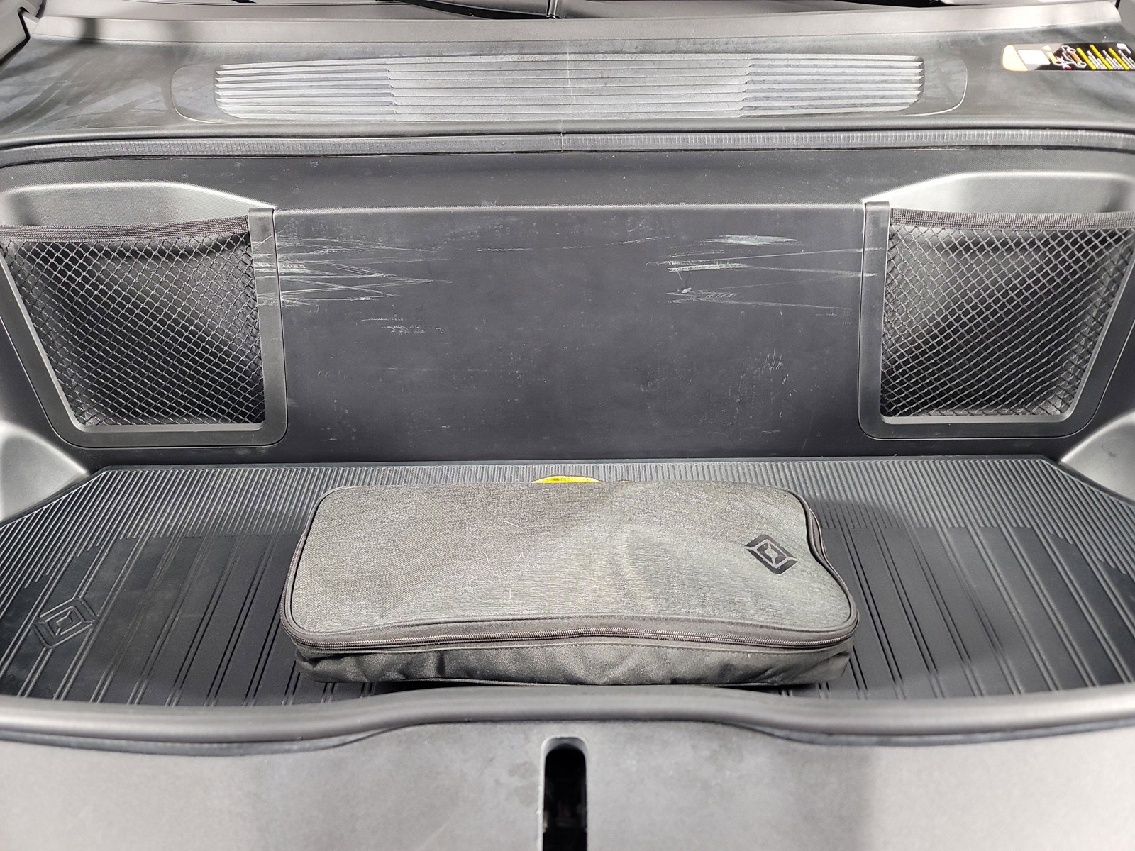 Used 2025 Rivian R1T Adventure image 14