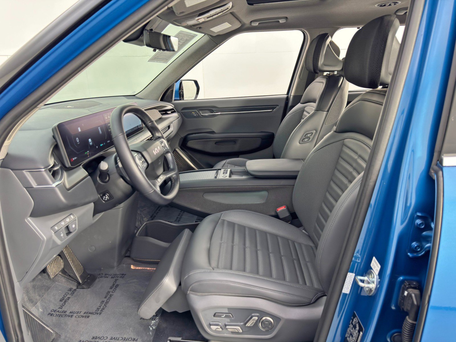 Used 2024 Kia EV9 Land image 17