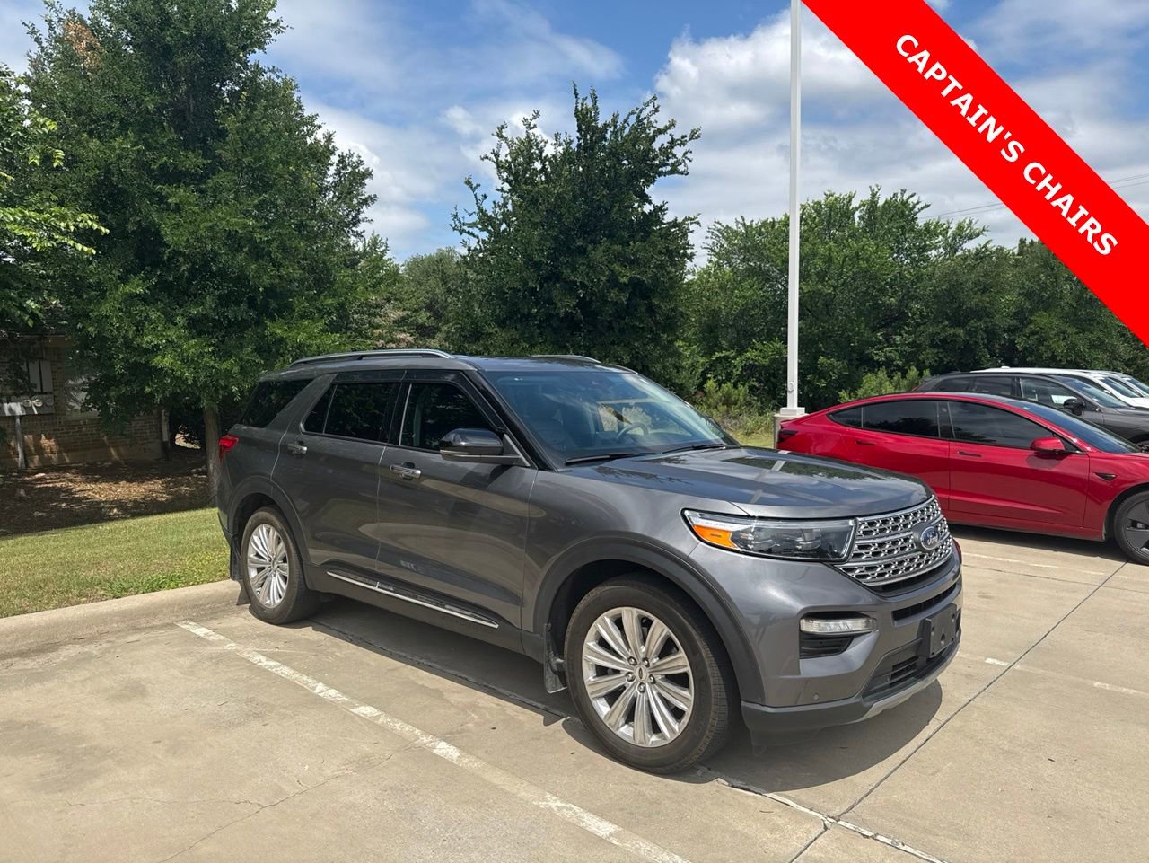 Used 2024 Ford Explorer Limited w/ Limited Technology Package RWD image 3