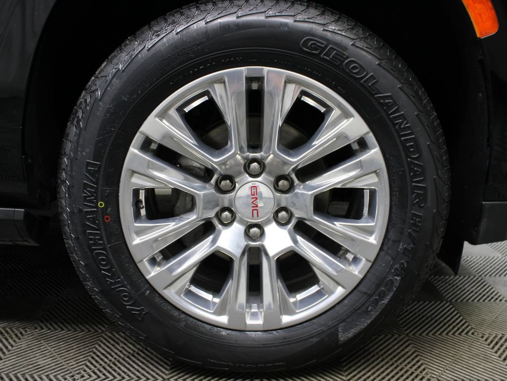 Used 2023 GMC Yukon XL Denali AWD/4WD image 13