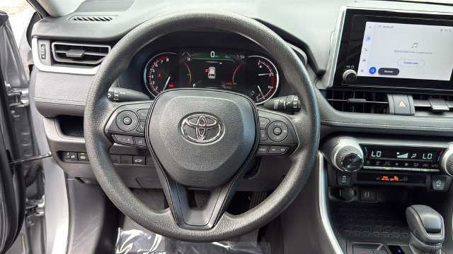 Used 2025 Toyota RAV4 XLE w/ Convenience Package FWD image 20