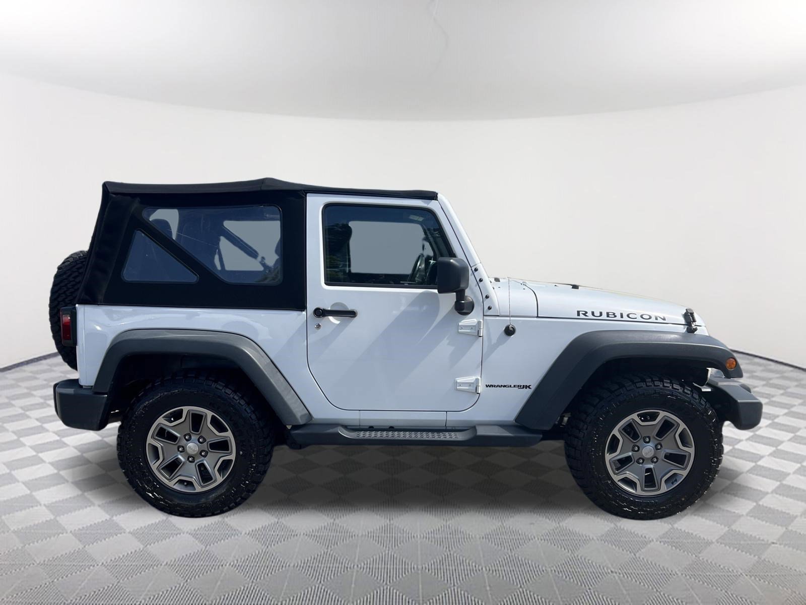 Used 2018 Jeep Wrangler Rubicon w/ Power Convenience Group image 18