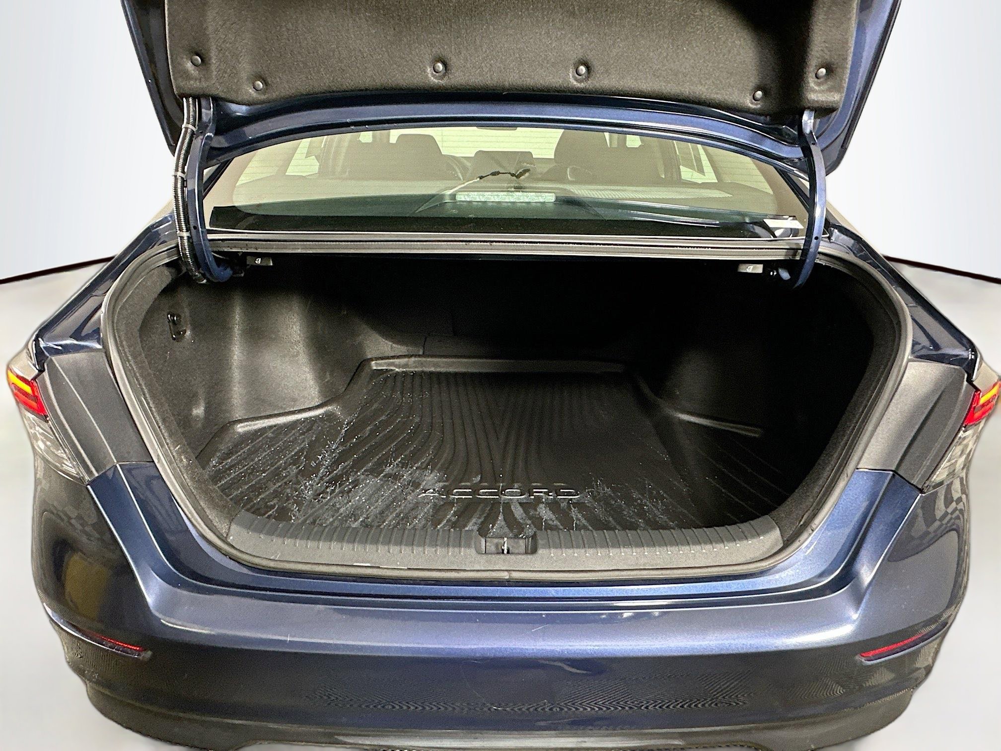 Used 2024 Honda Accord EX image 27