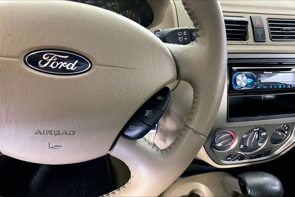 Used 2005 Ford Focus ZX4 Sedan FWD image 25