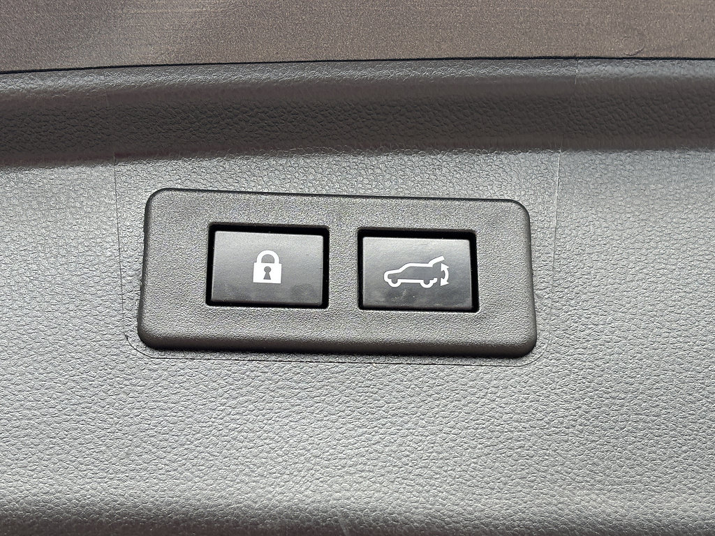 Used 2021 Subaru Outback Touring w/ Popular Package #2 AWD/4WD image 8