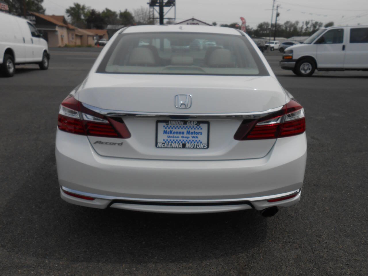 Used 2017 Honda Accord EX-L image 8