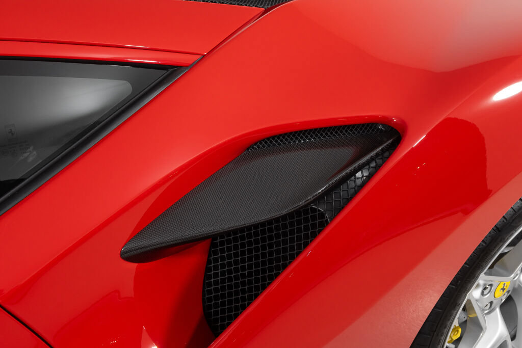 Certified 2022 Ferrari F8 Tributo RWD image 18