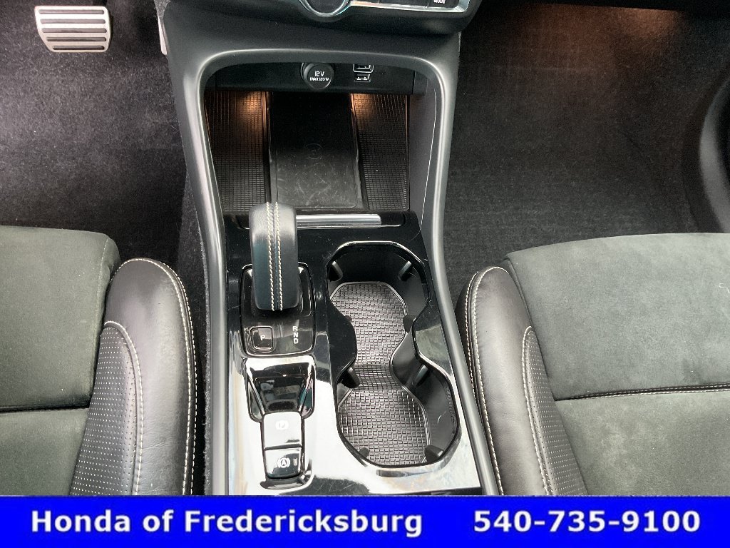 Used 2020 Volvo XC40 T5 R-Design AWD/4WD image 37