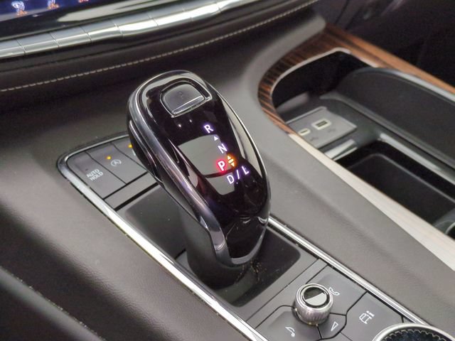 Certified 2024 Cadillac Escalade Premium Luxury w/ LPO, Floor Liner Package AWD/4WD image 17